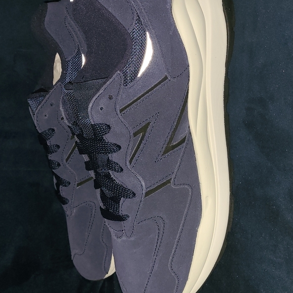 New New Balance sneakers in Navy blue suede sizes 11,11.5 and 12 - Picture 4 of 10